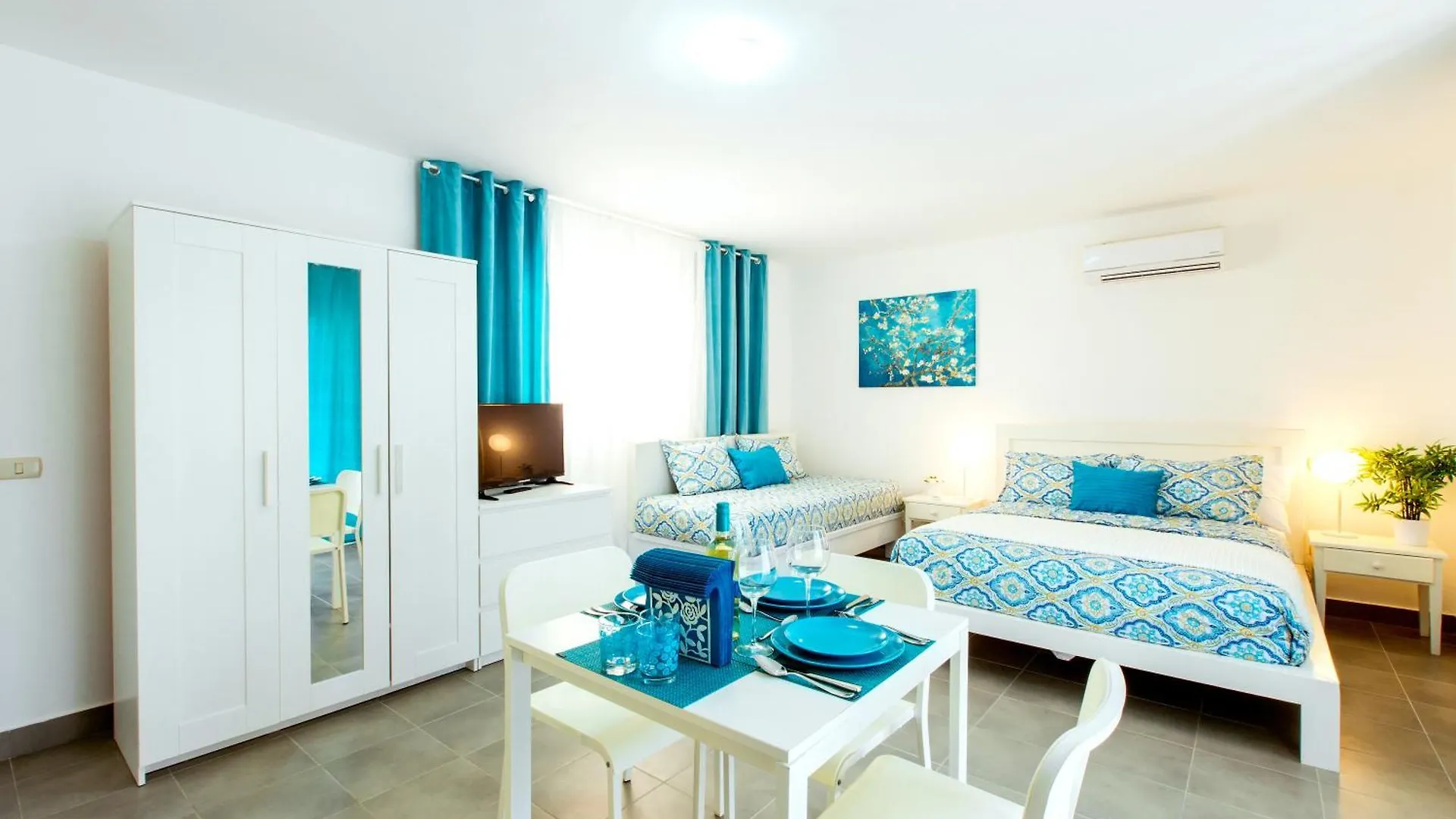 Hotel Tropicana Suites Deluxe Beach Club And Pool - Playa Los Corales Punta Cana